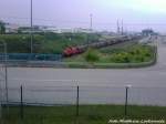 298 320-3 beim Rangieren des G�terzuges am F�hrhafen Mukran am 20.5.13