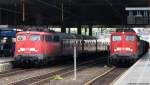 Wegen einer T�rst�rung an einem Wagen steht 110 429-8 mit dem Verst�rkerzug nach Wesel immernoch im D�sseldorfer Hbf, als 110 410-8 mit der n�chsten RB35 nach Emmerich am gegen�berliegenden Bahnsteig bereit gestellt wird. Juni 2011