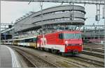 HGe 4/4 (101 963-7) der zb mit einen Schnellzug nach Interlaken Ost bei der Ausfahrt in Luzern. 
3. M�rz 2007