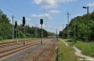 Der ehemalige Bahnhof Falkenhagen,im Westen der Stadt Falkensee gelegen,mit Blick Richtung Schnwalde - Berliner Auenring (09.06.12)