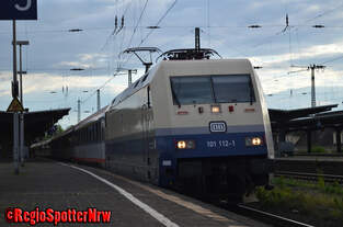 101 112-1 zieht ein paar Österreicher InterCity Wagen als IC118 nach Münster aus Wanne Eickel.