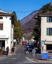 Da auf der Via Elvezia kommt am 19 Februar 2017 die Straenbahn von Tirano bzw.