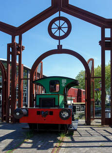 Die Oersik NS 103 Diesel-Rangierlokomotive (ehemals Benzin-Rangierlokomotive) der NS-Serie (Baureihe) 100 am 29 April 2025 im Het Spoorwegmuseum (bis 2005 NSM - Nederlands Spoorwegmuseum /