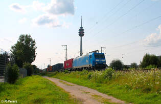 185 062-4 alias 482 032-0 zieht mit einem Containerzug durch Nrnberg Hohe Marter.