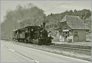 Mit einem Dampfzug der  Emmentalbahn  auf der Fahrt nach Wasen i.