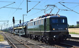 Eisenbahnbau- und Betriebsgesellschaft Pressnitztalbahn mbH, Jhstadt (PRESS) mit der im Eigentum von der SunRail GmbH befindlichen  E40 002 / 140 002-7  (NVR:  91 80 6140 002-7 D-PRESS ) in