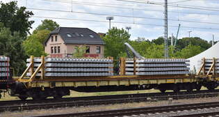 Drehgestell-Oberbaustoffwagen der Fa.