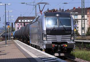 RP 7193 904-8 REV/MMAL/07.05.25 mit Kesselzug Durchfahrt Koblenz Hbf.