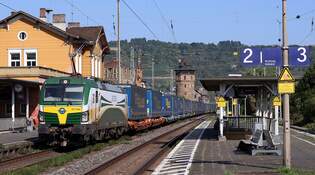 Gysev 0471 004-6 REV/SP/22.12.22 mit LKW Walter KLV gen Bingen unterwegd.