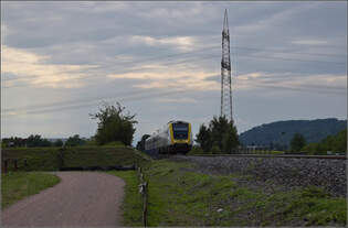 612 105 und 612 107 am knftigen Haltepunkt Warmbach.