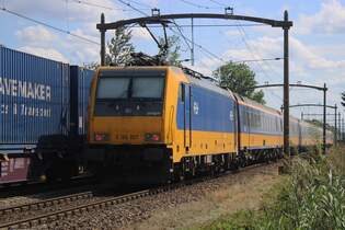 Das Zeitlater von ICR Reisewagen bei die NS neigt sich rach zum ENde: ab Dezember 2025 sollen nach 4 Jahrzehnten diese Wagen ausgemsterd sein und damit werden auch die NS TRAXXen der Reihe 186.0