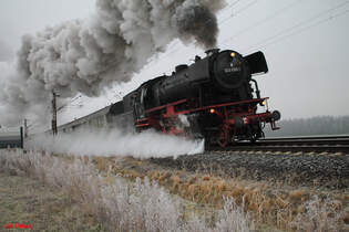 23 058 verlsst Retzbach-Zellingen mit dem Sonderzug Wrzburg Rundfahrt Runde 2.