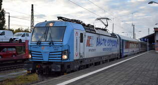 PKP Intercity spłka z o.o., Warszawa [PL] mit der geleasten Cargounit Vectron  5370 092-6 , Name:  Hania  [NVR-Nummer: 91 51 5370 092-6 PL-ID] mit dem EC 247 nach Warszawa Wschodnia am