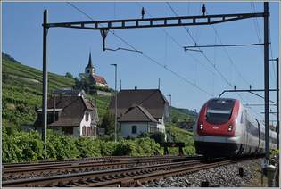 In Fahrtrichtung Westen, kurz nach der Ortschaft Ligerz geht die letzte Einspurstrecke am Jurasdfuss in die Doppelspur ber.