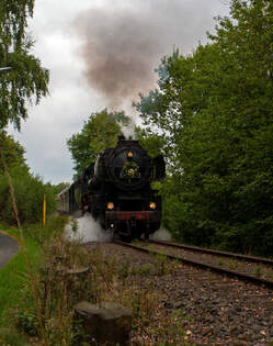 Die 52 8134-0 der Eisenbahnfreunde Betzdorf fuhr Sonderfahrten, anlsslich der 100 Jahr Feier der Westerwaldbahn (WEBA) am 31 August 2013, zwischen Scheuerfeld/Sieg und dem Betriebshof Bindweide