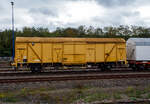 Zweiachsiger gedeckter Gterwagen 40 88 1502 947-0 B-INFBL, der Gattung Gbs (Type 2216A8), des belgischen Infrastrukturunternehmens Infrabel, als Energiewagen (mit darin befindlichen