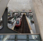 Der Eurostar PBKA 4302, ex Thalys PBKA, verlsst am 21 Oktober 2025 den Bahnhof Lige-Guillemins (Lttich).