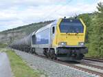 Mit Kesselwagen ist die 1264 001 von Stock gen Wrzburg fahrend am 24.8.25 abgelichtet.