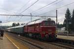 EBS V 200 507 ist drie Jahre nach den Erstauftritt in Benesov u Prahy wieder dort zu Gast und schiebt am 27 September 2025 eine der 25 Sonderzge des Tages aus Benesov u Prahy whrend das