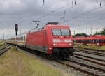 101 009 mit IC 2263(Binz-Hamburg)via Rostock und Lbeck bei der Einfahrt im Rostocker Hbf.22.08.2025