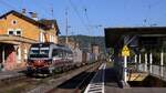 SBB Cargo 193 451-2 REV/MMAL/12.09.24 mit nem freundlichen Gru und dem MOVE Intermodal am Haken Durchfahrt Oberwesel 13.08.2025