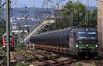 ELOC/RailForceOne 193 734-1 REV/MMAL/20.09.18 mit nagelneuen WASCOA Rail 4 Ward Biodiesel Kesselwagen.