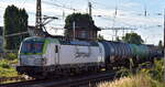ITL - Eisenbahngesellschaft mbH, Dresden [D] mit ihrer  193 583 , Name:  Mysterious  [NVR-Nummer: 91 80 6193 583-2 D-ITL] und einem Kesselwagenzug am 26.08.25 Hhe Bahnhof Frankfurt/Oder.