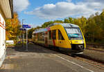 Herbst im Hellertal, der VT 205 ABp (95 80 0640 105-2 D-HEB), in Alstom Coradia LINT 27 der HLB (Hessische Landesbahn) / 3LnderBahn, hat am 14 Oktober 2025, als RB 96  Hellertalbahn“