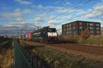 SBBCI 189 983 durchfahrt mit ein KLV Tilburg-Reeshof am 8 Dezember 2021.