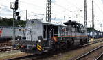 NeS - Netzwerkbahn Sachsen GmbH, Dresden [D] mit der geleasten Nexrail AssetCo  Diesellok DE 18 [NVR-Nummer: 92 80 4185 121-5 D-NXRL] bei Rangierttigkeiten Hhe Bahnhof Ruhland, 30.07.25