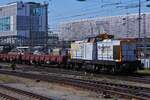 Diesellok SGL V180.05 (203 161-5) fhrt mit Flachwagen in den HBF von Mnchen ein.