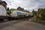 Sechsachsiger Gelenk-Taschenwagen (DTW / Doppeltaschenwagen in Gelenkbauart), 37 80 4992 743-7 D-MFDR der Gattung Sdggmrs M8, der MFD Rail GmbH (Rotkreuz/CH), am 09 Oktober 2025 im Zugverband bei der