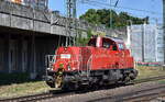 DB Cargo AG, Mainz [D] mit ihrer Voith Gravita 10 BB Lok  261 069-9  (NVR: 92 80 1261 069-9 D-DB ) am 20.05.25 Hhe Bahnhof Hamburg-Harburg.