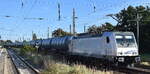 DeltaRail GmbH, Frankfurt (Oder) mit der geleasten Akiem Lok   6186262-2  [NVR-Nummer: 91 80 6186 262-2 D-AKIEM] und einem Kesselwagenzug (fr Dieselkraftstoff) am 26.08.25 Hhe Bahnhof
