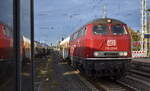 Traktion4Rent GmbH, Saalburg-Ebersdorf mit ihrer  216 224-6  (NVR:  92 80 1216 224-6 D-TFR ) und einem DB Systemtechnik-Messwagen am Haken (berfhrungsfahrt?) am 20.10.25 Durchfahrt Bahnhof