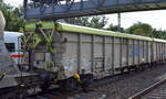 Drehgestell-Hochbordwagen mit Schwenkdach vom Einsteller GATX Rail Germany GmbH mit der Nr.