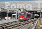 Der FS Treniatalia ETR 400 011 erreicht  wie gut zu erkennen ist, den Bahnhof ROMA TERMINI.