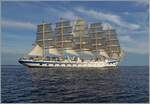 Weil es so wunderschn ist, so jedenfalls meine Meinung, noch einmal die Royal Clipper mit Voll-Segel: Von einem Schiff aus hatte ich die einmalige Gelegenheit dieses wunderschne