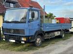 Mercedes 811 mit Pritschenaufbau in Quetzin.