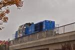 CFL Cargo 1105; Mak G 1000 BB; Bau NR 5001531; 92 80 1271 010-1 D-CFLCA, die Lok fhrt ber die Brcke des Fahrrad- und Fugngerweges Esch Belval nach Esch Alzette.
