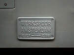 Fabrikschild an der Elektrolokomotive NS 1201 der NS-Baureihe 1200 am 24 Juni 2025 im Het Spoorwegmuseum (bis 2005 NSM - Nederlands Spoorwegmuseum / Niederlndischen Eisenbahnmuseum) in Utrecht
