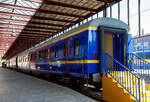 Der Personenwagen NL-NS 61 84 89-70 003-8 (Sr 10) Salonwagen Knigin Beatrix vom kniglichen Zug „Koninklijke Trein“ (Hofzug) am 29 April 2025 im Het Spoorwegmuseum (bis 2005 NSM