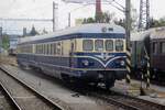 GEG 6645.02 -hinterer Teil des 5145.11- steht am 11 September 2022 in Benesov u Prahy und wird -zwischen das Museumsbetrieb von 17 Museumsfahrzeuge durch- ein S-Bahndienst nach Vlasim