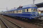GEG 5145.11 steht am 11 September 2022 in Benesov u Prahy und wird -zwischen das Museumsbetrieb von 17 Museumsfahrzeuge durch- ein S-Bahndienst nach Vlasim versichern.
