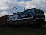 BR 193 726 mit Containern durch Dedesen-Gmmer Richtung Seelze.