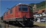 Ziemlich Bildfllend zeigt sich die SBB Re 4/4 I 11153 als Lokzug bei Ligerz auf der Fahrt nach Biel/Bienne.