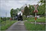 Bei Kilometer 8.2 ist die BFD HG 3/4 N der Blonay Chamby Bahn mit ihrem Dampfzug auf dem Weg nach Chaulin (via Chamby).
