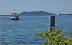 Das BSG Motorschiff Stadt Biel  ist auf dem Weg von Erlach nach Biel und steuert die Anlegestelle Ligerz an.