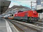 Die SBB Aem 940 025 (Aem 91 85 4 940 025-0 CH-SBB I) wartet mit dem mchtigen Rhomberg Sersa KRC 1200 Kranwagen (CH RSRM99 85 9219 102-2) und zwei Begleitwagen (33 85 4505 172-8 TEN-CH WASCO