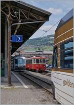 Da zur Zeit (M�rtz 2026) der CEV Bahnhof kr�ftig umgebaut wird, hier gerne noch eine Bildvariante, wie es  fr�her  aussah: in Vevey zeigen sich der CEV GTW Be 2/6 rechts im Bild, in der